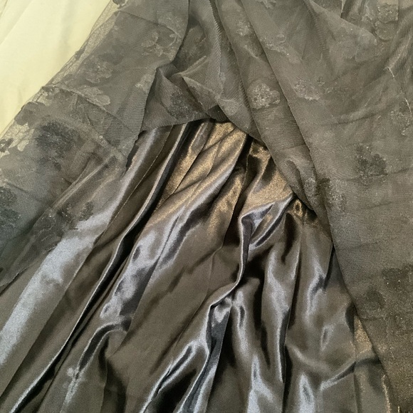 Thrifted Gothic lace maxi skirt - Picture 4 of 5